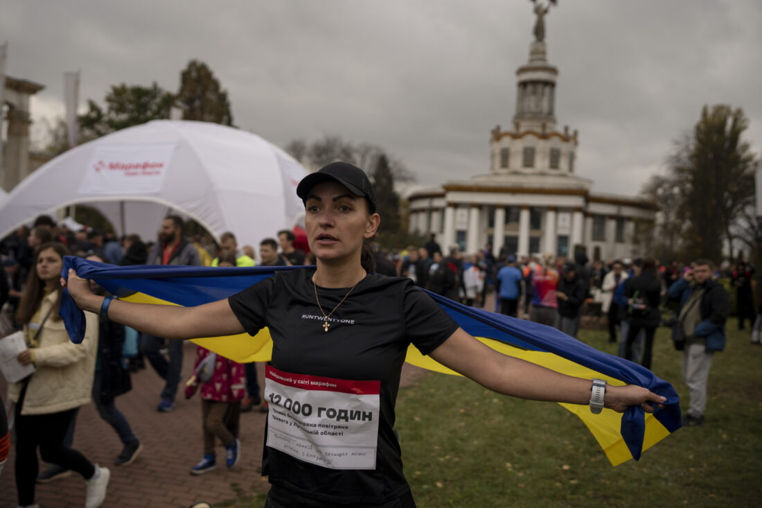 Thousands of Ukrainens run to commemorate those killed in war | News, Sports, Jobs - Vimarsana News